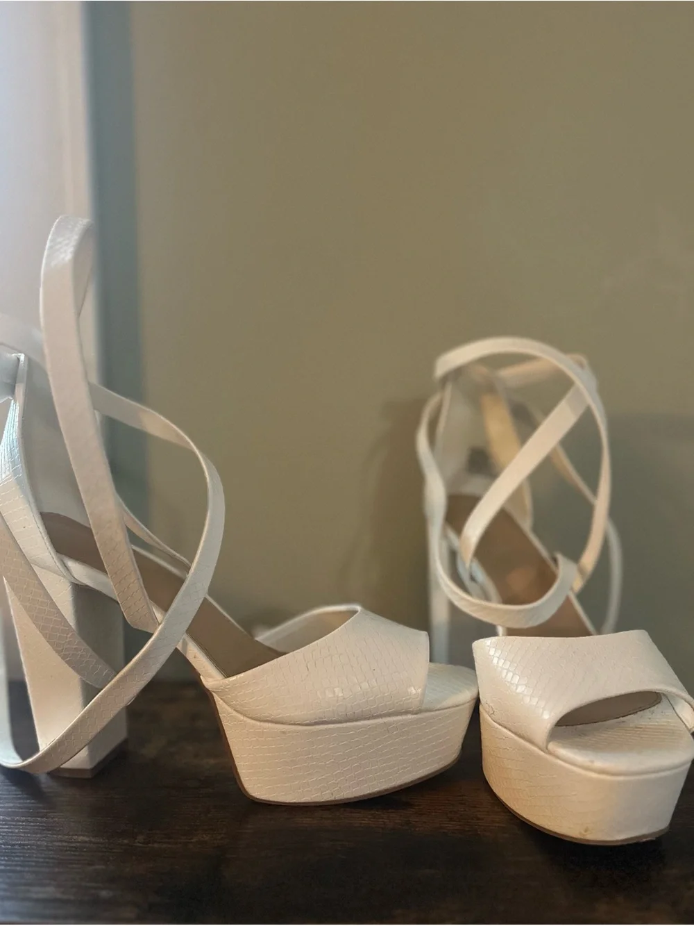 Shoe Dazzle elegant white